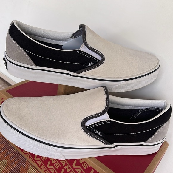Vans WMNS Classic Slip-On (Mix & Match) Black/True
VN0A4U382PD
Sneakers - Picture 10 of 16